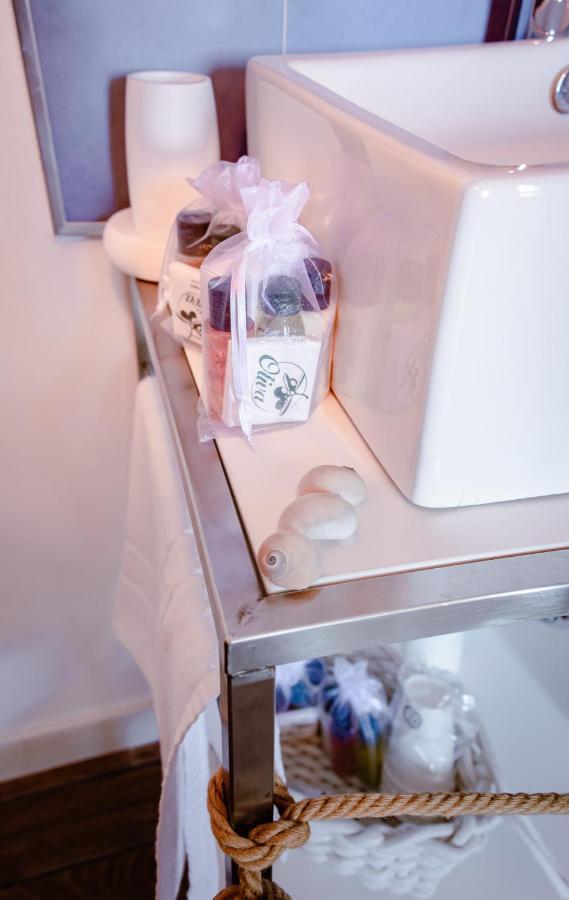 アマンテーア Dimora Cavour Bed & Breakfast エクステリア 写真