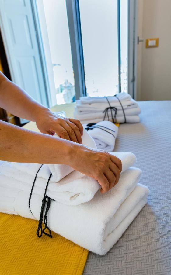 アマンテーア Dimora Cavour Bed & Breakfast エクステリア 写真