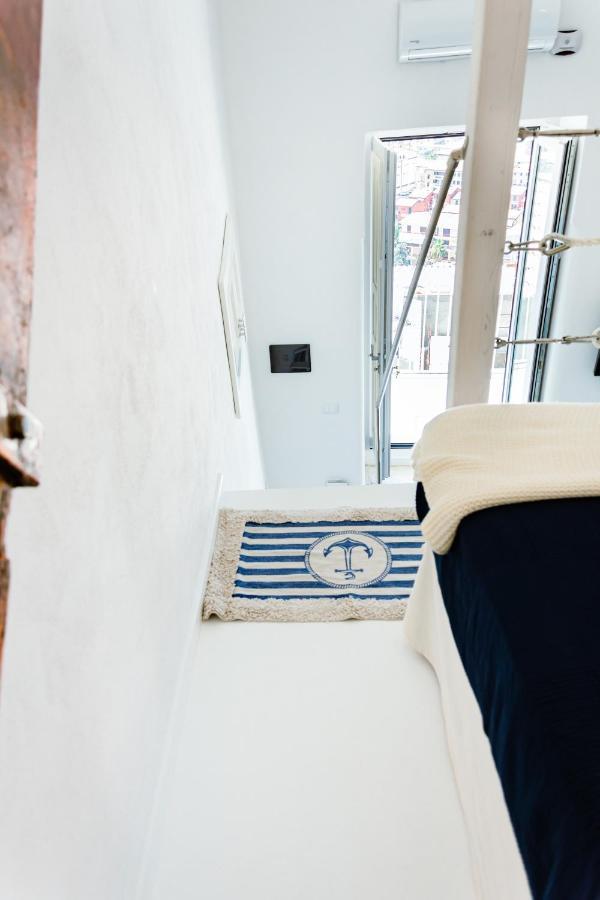 アマンテーア Dimora Cavour Bed & Breakfast エクステリア 写真